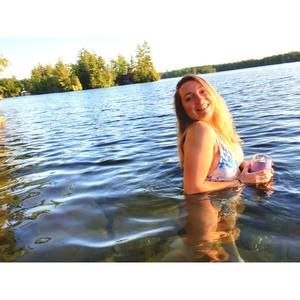 Meet your Posher, Elizabeth